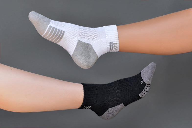 Quarter-Cut Athletic Socks - white